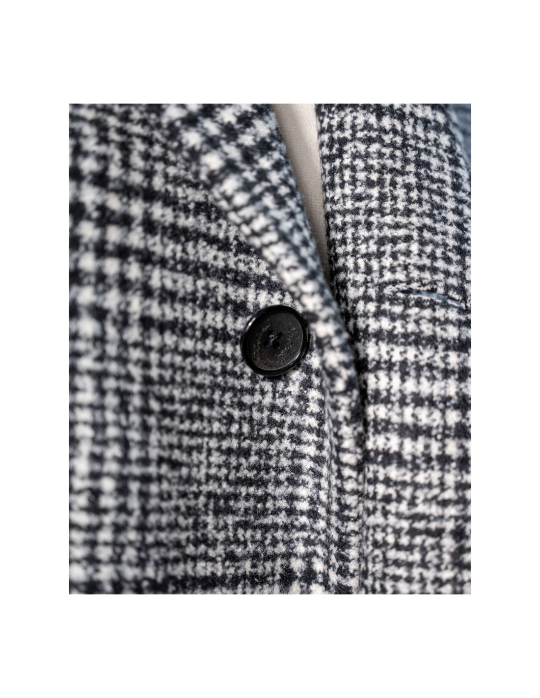 Black and white Prince of Wales coat in Super 180s wool and silk