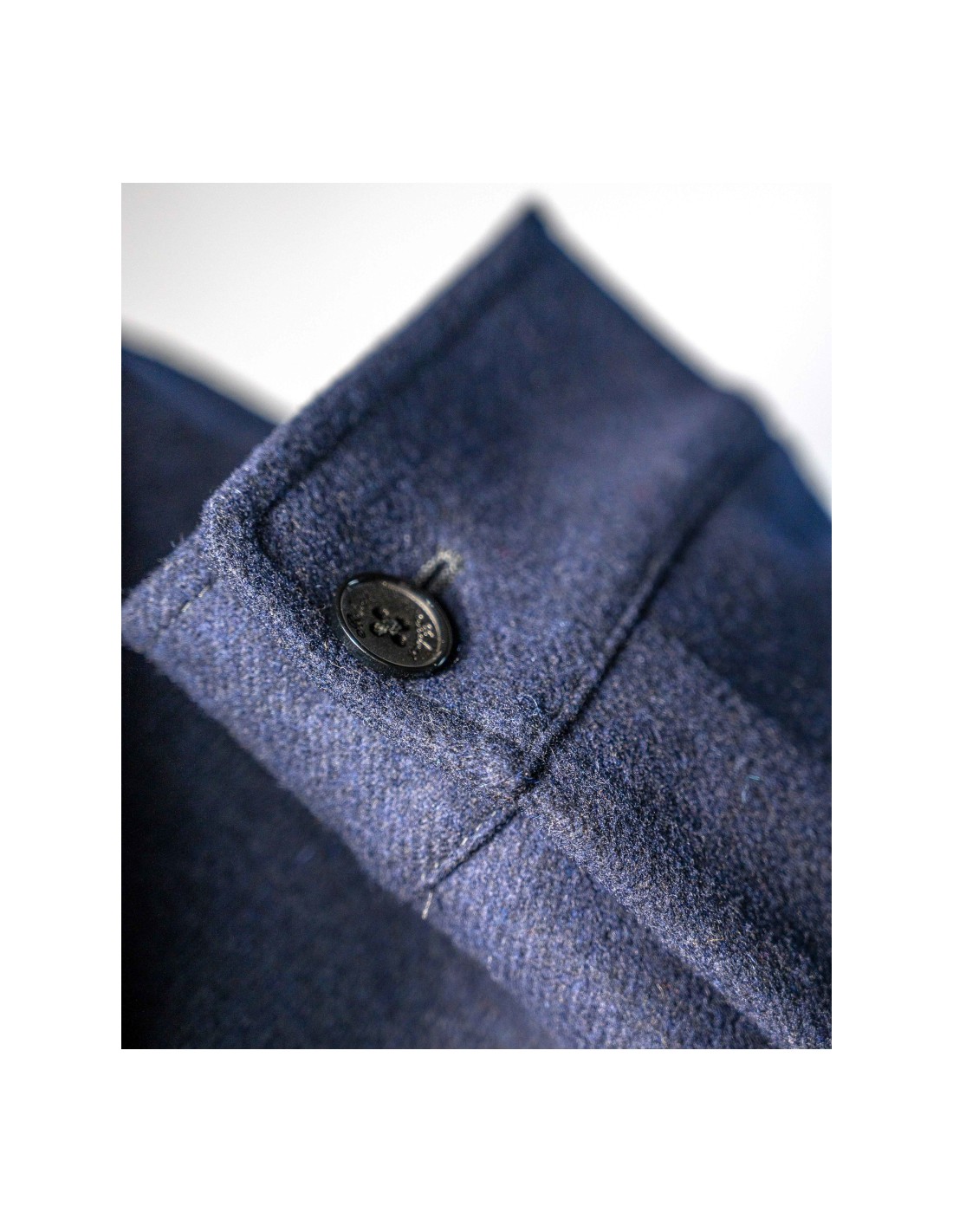 Single-breasted navy blue jacket in wool and polyamide technical fabric